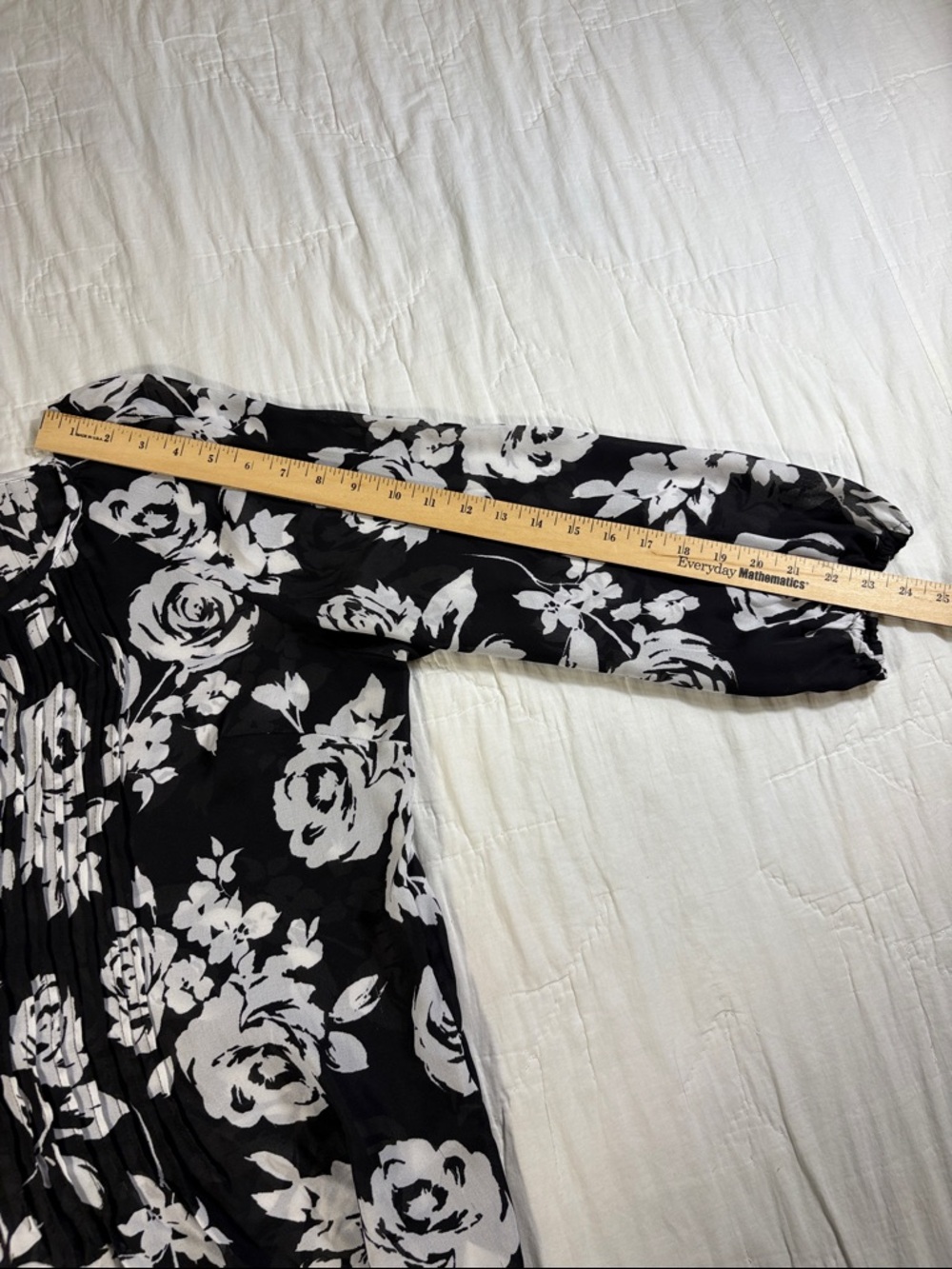 Charter Club Black White Floral Sheer Blouse Tie Neck Pintuck Plus Size 2X Tunic - Picture 9 of 10